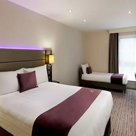 Premier Inn แวร์ ภายนอก รูปภาพ