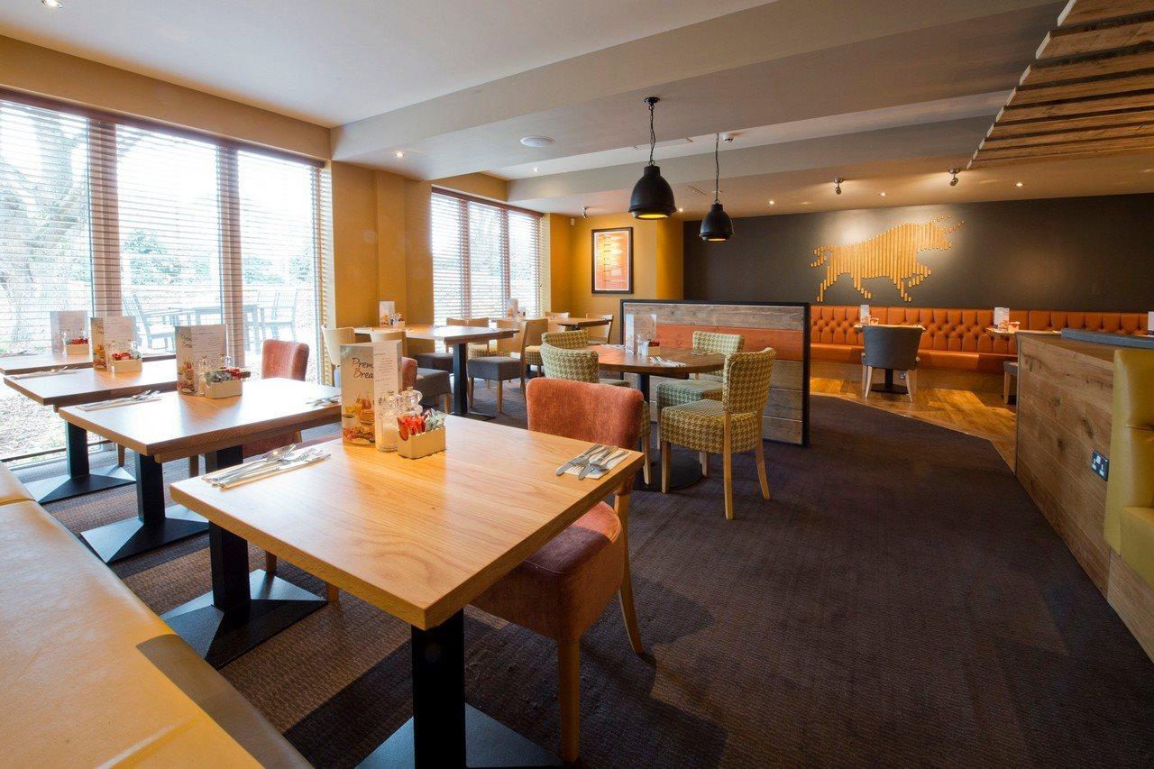 Premier Inn แวร์ ภายนอก รูปภาพ