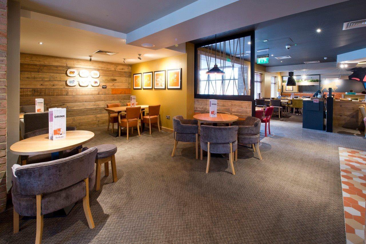 Premier Inn แวร์ ภายนอก รูปภาพ