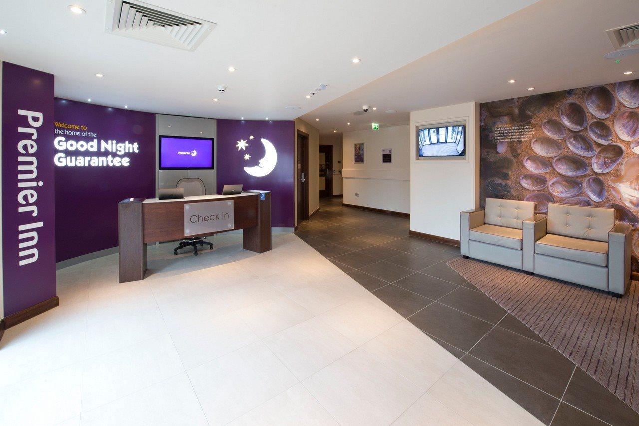 Premier Inn แวร์ ภายนอก รูปภาพ