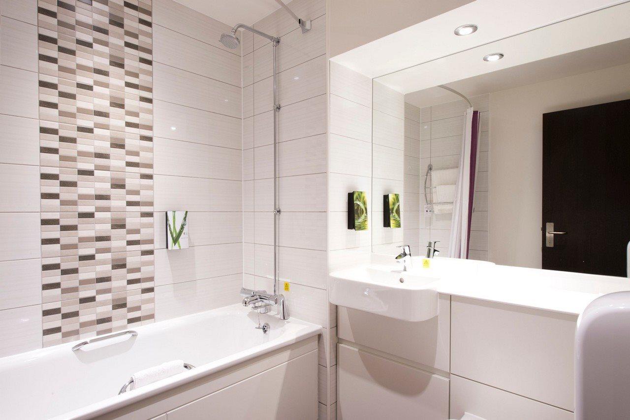Premier Inn แวร์ ภายนอก รูปภาพ