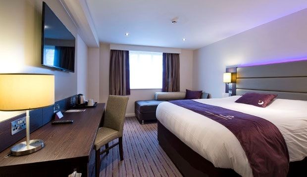 Premier Inn แวร์ ภายนอก รูปภาพ